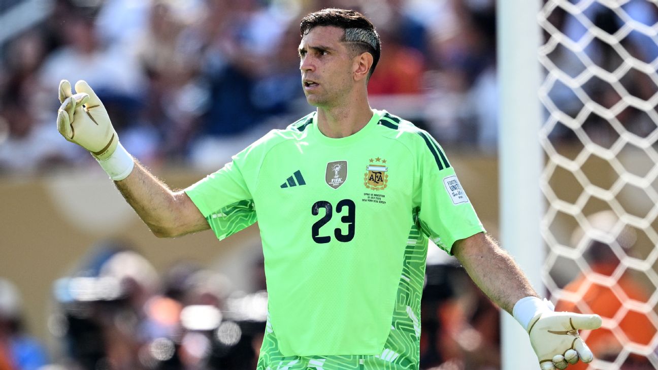 切尔西获邀签下大马丁，维拉门将去留再起波澜
